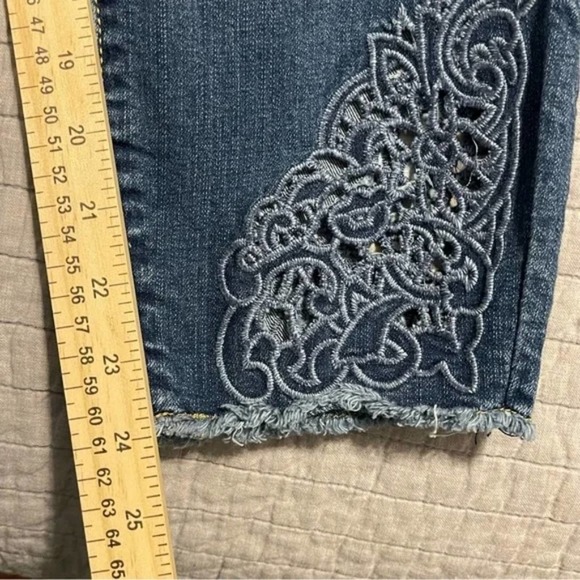 Torrid Denim Skinny Jeans Womens Cutout Crop Raw Hem Medium Wash Stretch plus 22 - Picture 3 of 11